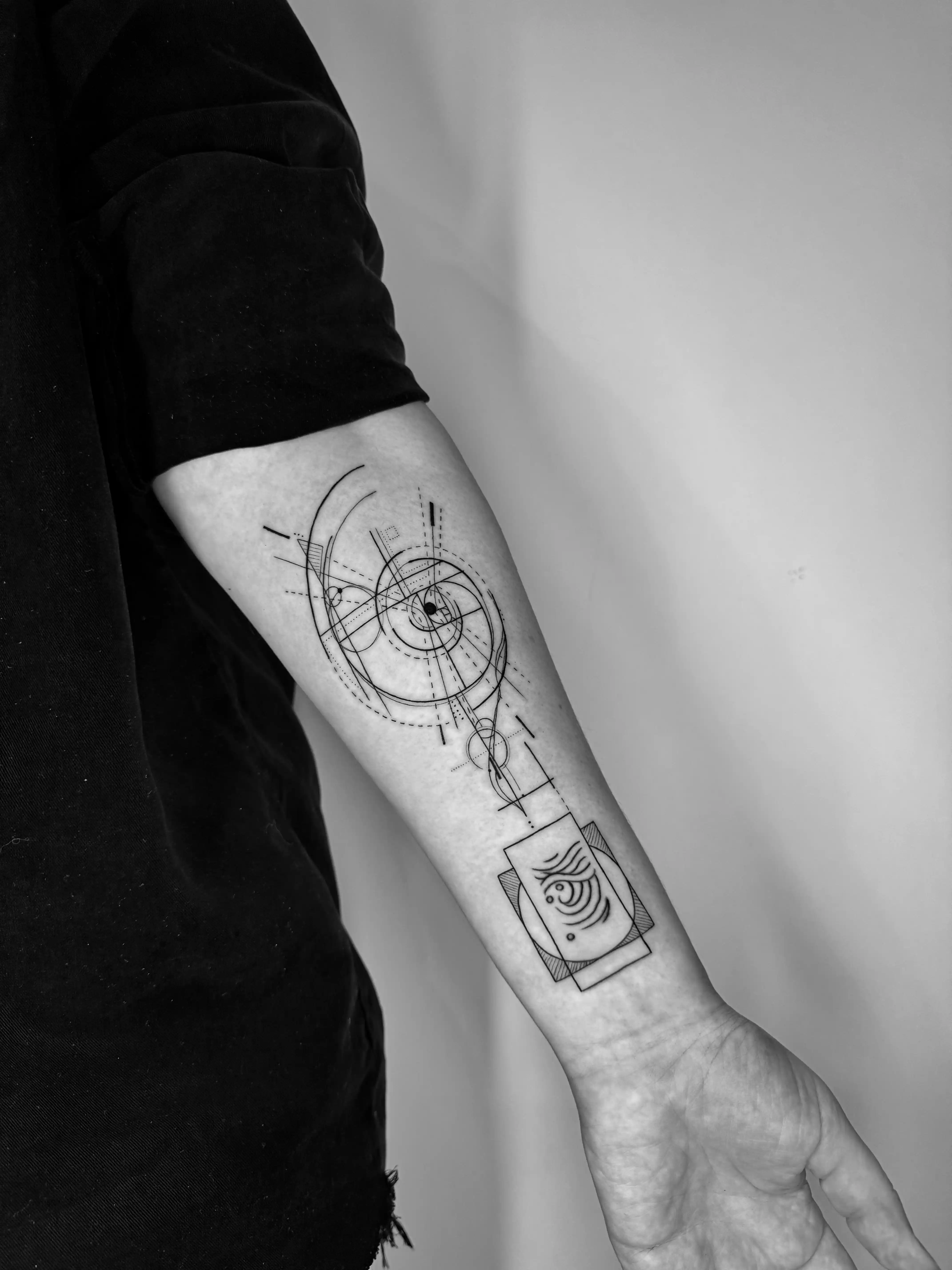 Geometric Tattoo by Ilkim - Seattle Tattoo Artist | Micro Realism Design